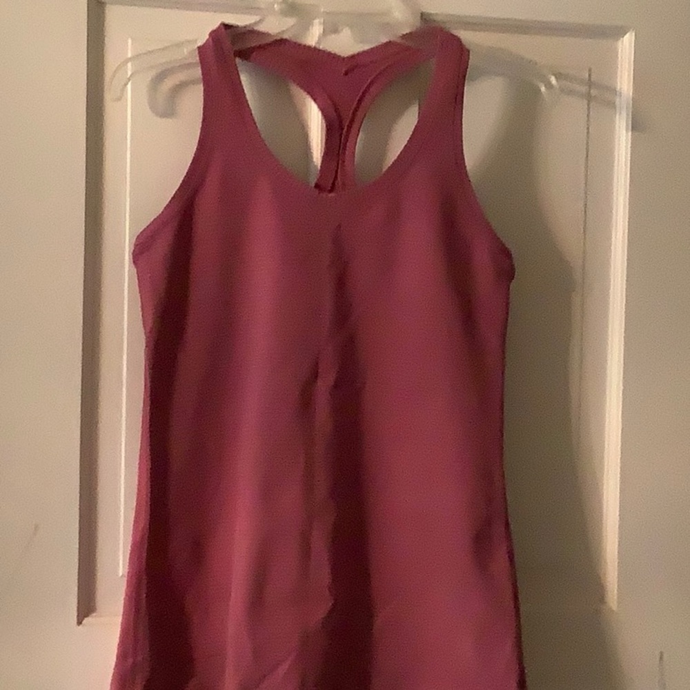 Lululemon tank- never worn
